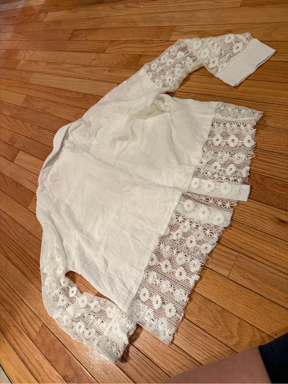 Women’s White Gauzy Lace Sleeve Button-Front Shirt Size XXL - Picture 8 of 9